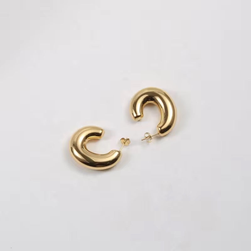 Aarina Bold Curve 18K Gold Plated Chunky Hoop Earrings