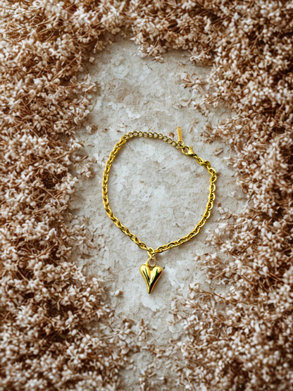 "Aarina Jewellery 18k Gold Plated Classic Heart Charm Bracelet – Anti-Tarnish & Waterproof "