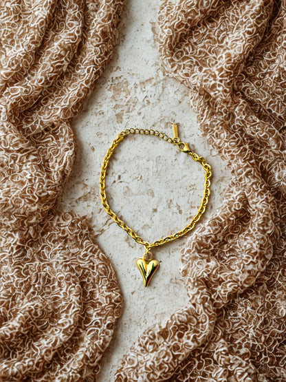 "Aarina Jewellery 18k Gold Plated Classic Heart Charm Bracelet – Anti-Tarnish & Waterproof "
