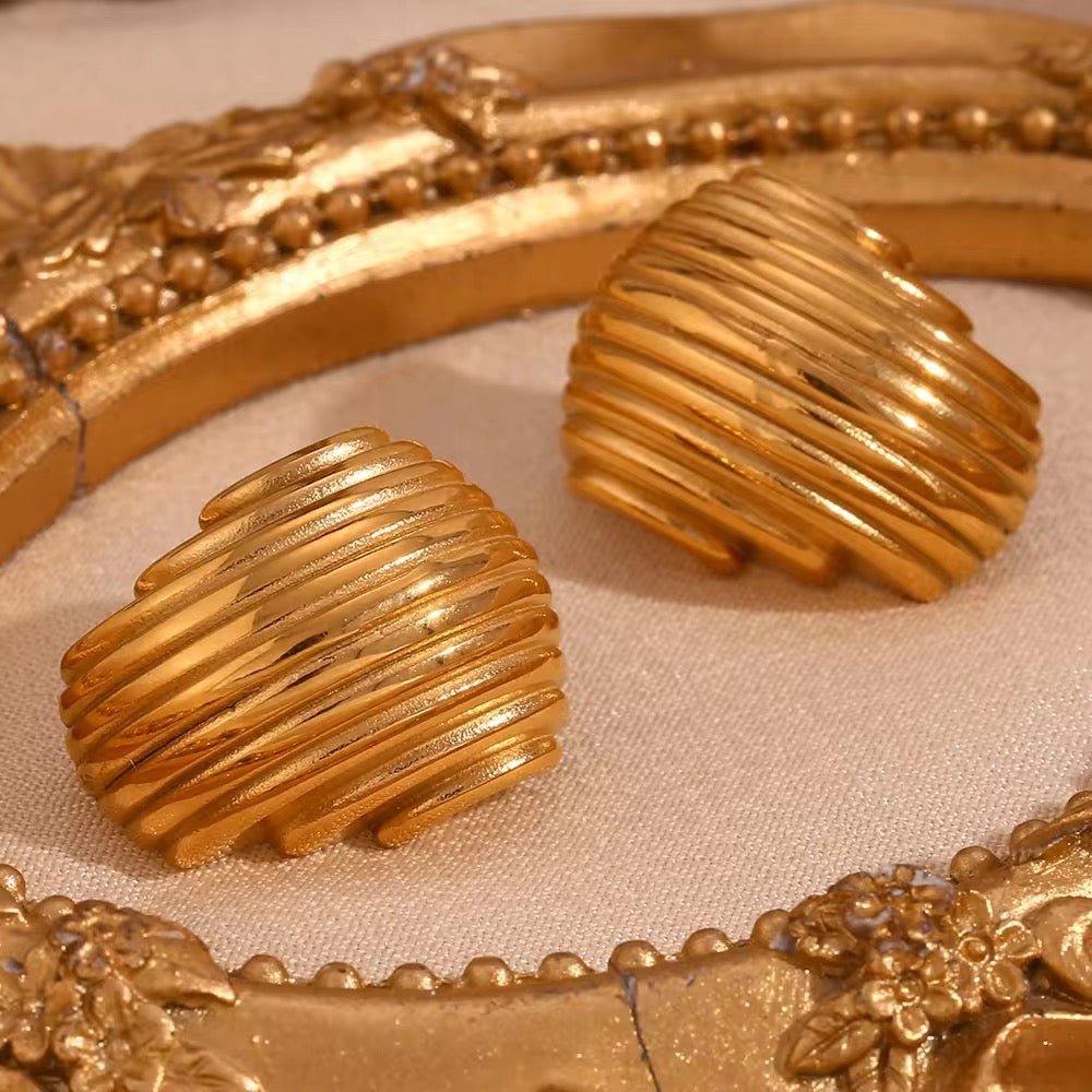" Aarina Aurelia Sculpted Hoops – 18K Gold Plated, Anti-Tarnish & Waterproof "