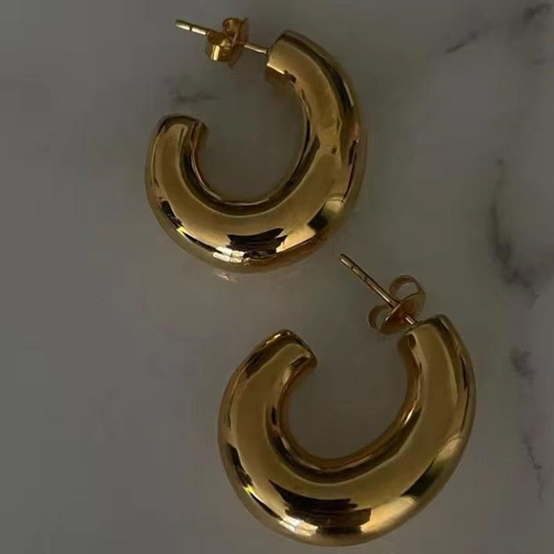 Aarina Bold Curve 18K Gold Plated Chunky Hoop Earrings