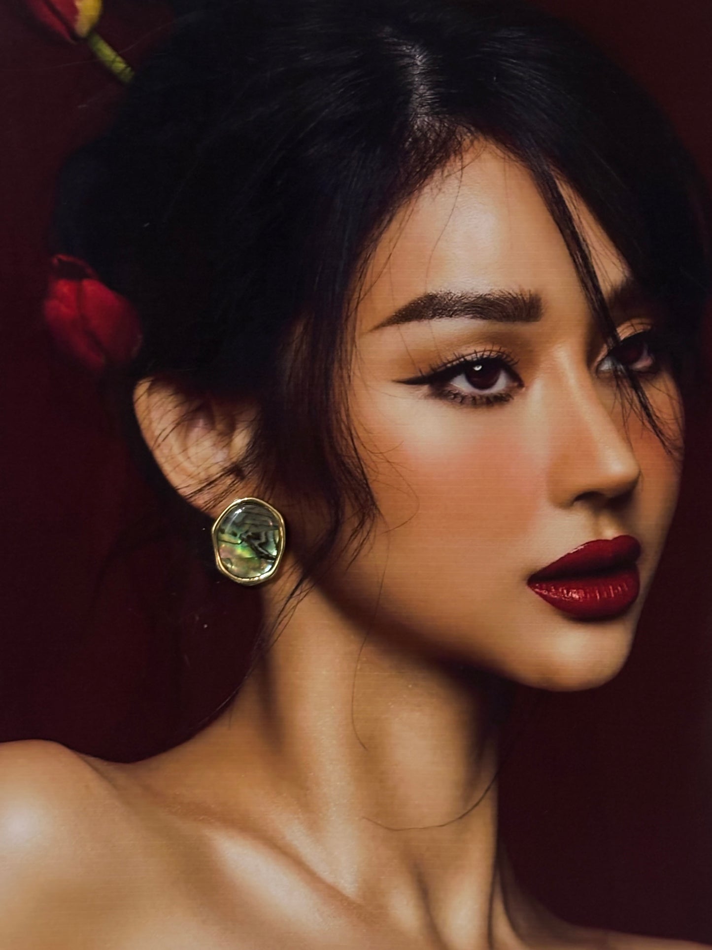 "Aarina Abalone Aura 18K Gold Plated Stud Earrings
"